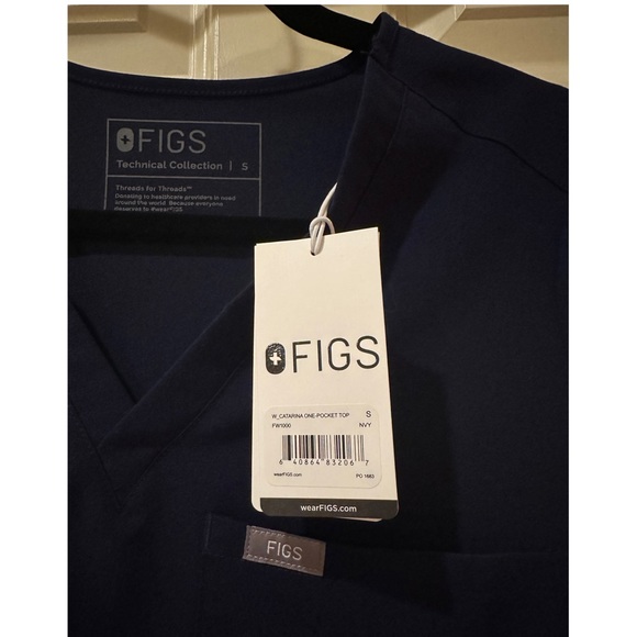 FIGS Catarina Top in Navy - Picture 2 of 2